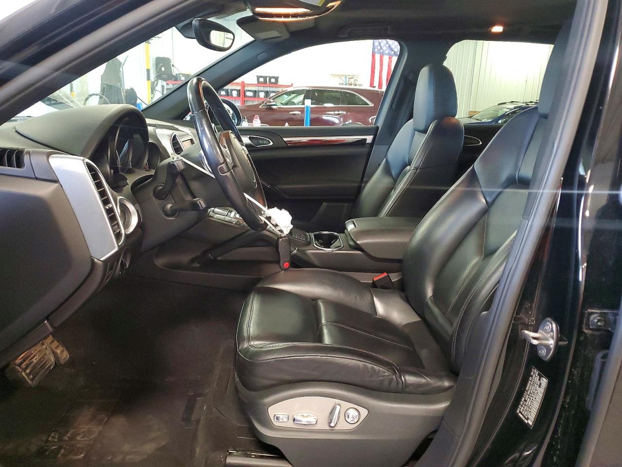 2013 Porsche Cayenne VIN WP1AA2A26DLA01069 COPART salvage auction — Rear End, MN - CERT OF TITLE-SALVAGE, sold $4,550 on 2026-07-09 (photo 7)