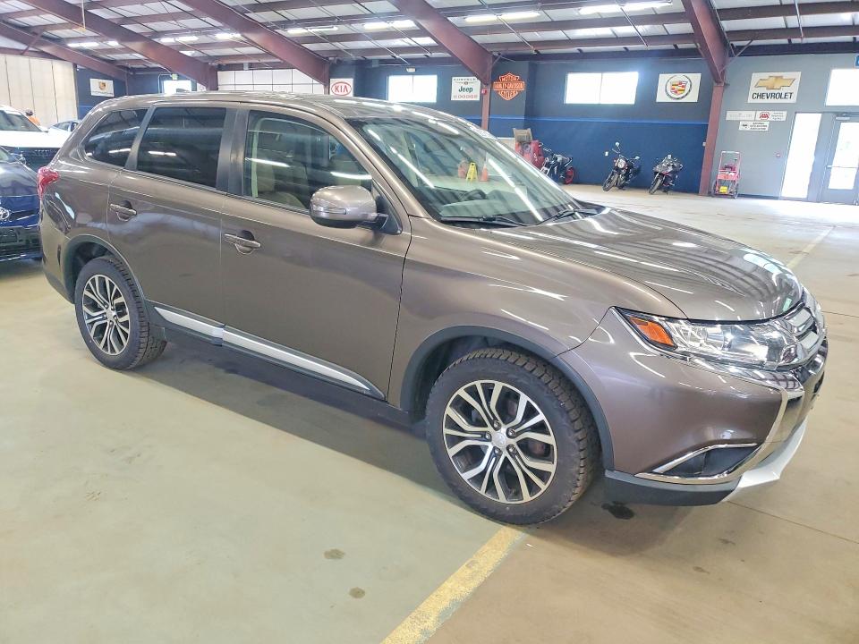 2017 Mitsubishi Outlander VIN JA4AZ3A36HZ054747 COPART salvage auction — MINOR DENT/SCRATCHES, Ny - Certificate Of Title, sold $575 on 2026-07-09 (photo 4)