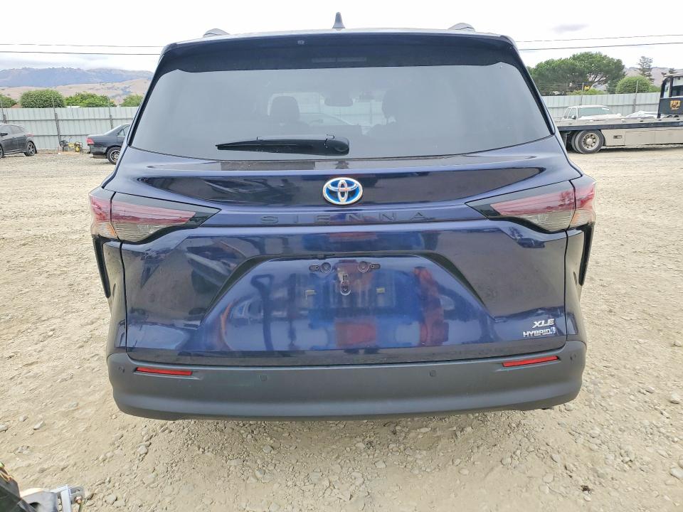 2024 Toyota Sienna VIN 5TDYRKEC7RS214727 COPART salvage auction — FRONT END, Salvage Title, sold $17,400 on 2026-07-23 (photo 6)