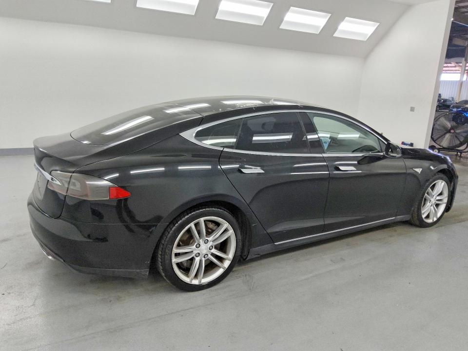 2013 Tesla Model s VIN 5YJSA1BG5DFP08693 COPART salvage auction — FRONT END, CA - CERTIFICATE OF TITLE, sold $3,650 on 2026-07-07 (photo 3)