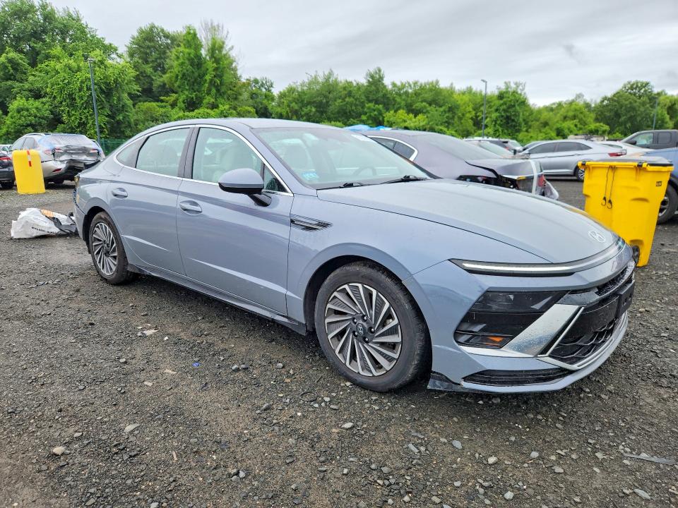 2024 Hyundai Sonata hybrid VIN KMHL34JJ3RA095255 COPART salvage auction — REAR END, Fl - Cert Of Title Slvg Rebuildable, sold $6,000 on 2026-07-09 (photo 4)