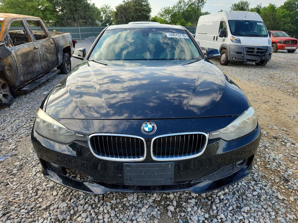 2014 BMW 3er VIN WBA3D5C57EKX96230 COPART salvage auction — NORMAL WEAR, IN - CERTIFICATE OF TITLE, sold $525 on 2026-07-30 (photo 5)