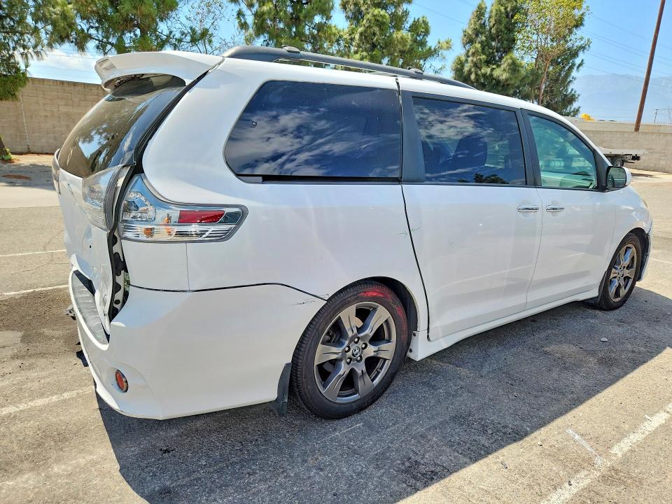 2018 Toyota VIN 5TDXZ3DC0JS921918 COPART salvage auction — REAR END, Ca - Salvage Certificate, sold $9,200 on 2026-07-07 (photo 3)