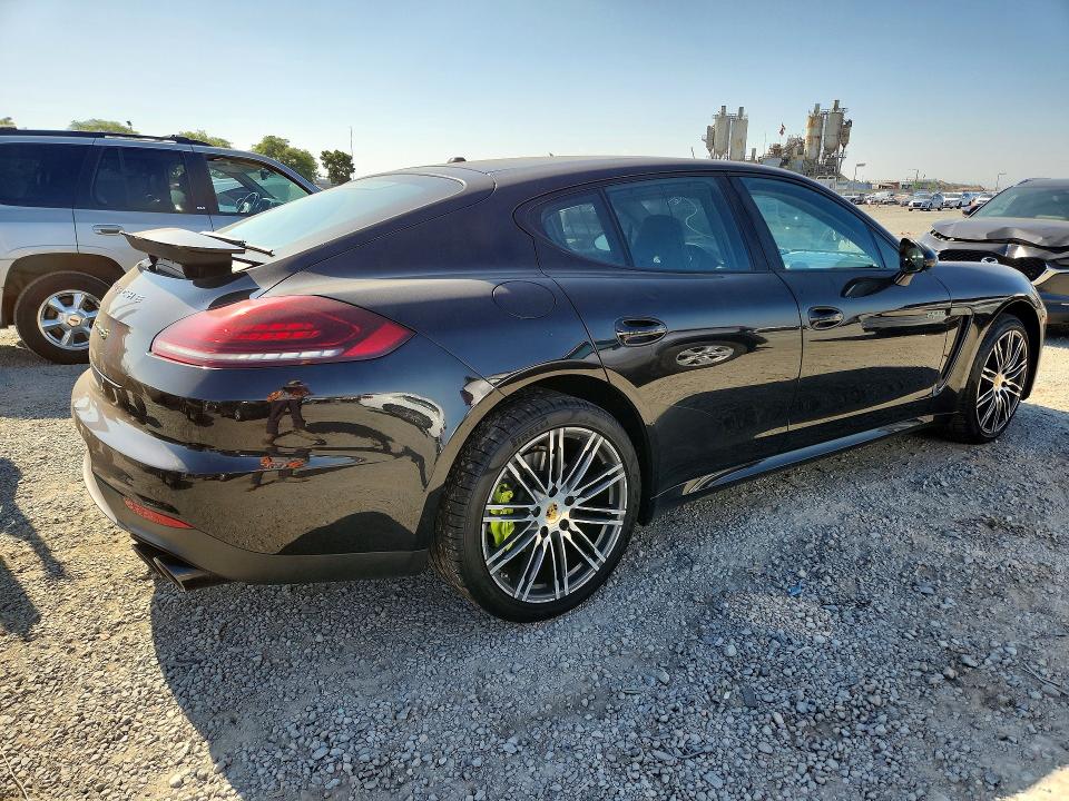 2015 Porsche Panamera VIN WP0AD2A78FL040849 COPART salvage auction — MINOR DENT/SCRATCHES, Mt - Dis/Dlr/Exp Only Clean Title, sold $7,000 on 2026-07-31 (photo 3)