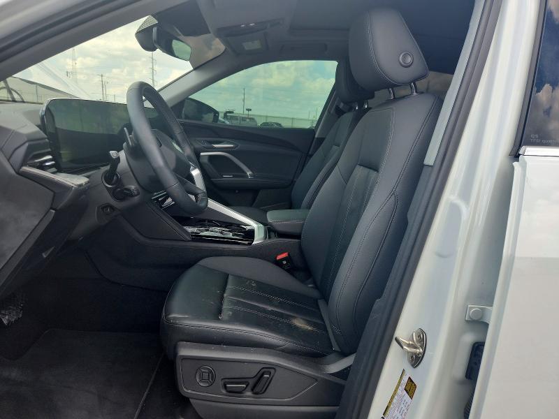 2025 Audi Q5 VIN WA11AAGU1S2025555 COPART salvage auction — WATER/FLOOD, Tx - Salvage Title-Flood Damage, sold $22,200 on 2026-07-14 (photo 7)