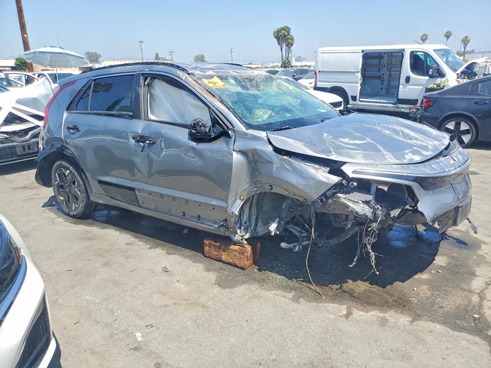 2024 Kia Niro VIN KNDCR3L19R5111056 COPART salvage auction — ROLLOVER, CA - NON-REPAIRABLE VEHICLE CERT, sold $1,600 on 2026-07-22 (photo 4)
