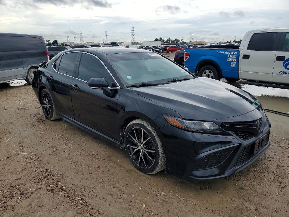 2022 Toyota VIN 4T1G11AK5NU710816 COPART salvage auction — REAR END, Tx - Salvage Vehicle Title, sold $8,700 on 2026-07-02 (photo 4)