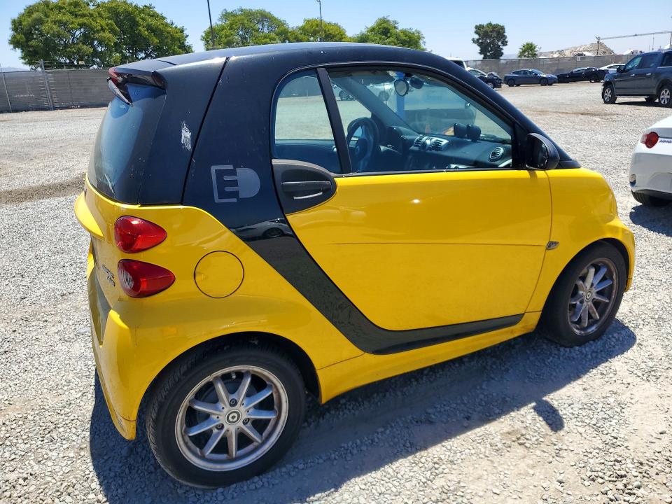 2016 Smart VIN WMEEJ9AAXGK843380 COPART salvage auction — MINOR DENT/SCRATCHES, Ca - Dis/Dlr/Exp Only Clean Title, sold $550 on 2026-07-31 (photo 3)
