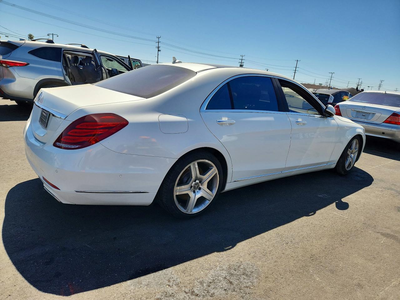 2014 Mercedes-Benz S-Class VIN WDDUG8CB3EA060080 COPART salvage auction — Minor Dent/Scratches, CA - DIS/DLR/EXP ONLY CLEAN TITLE, sold $5,800 on 2026-07-01 (photo 3)