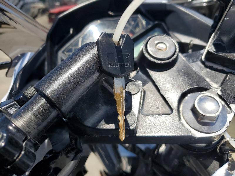 2015 Kawasaki Ex VIN JKAEX8B17FDA21044 COPART salvage auction — STRIPPED, Ca - Dis/Dlr/Exp Only Clean Title, sold $425 on 2026-07-08 (photo 8)