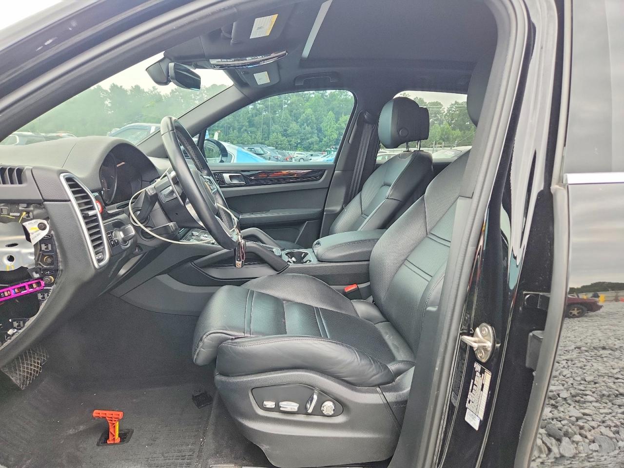 2021 Porsche Cayenne VIN WP1AA2AY8MDA07695 COPART salvage auction — Rear End, GA - CERT OF TITLE-SALVAGE, sold $25,500 on 2026-08-11 (photo 7)