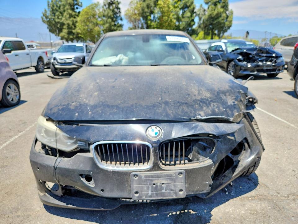 2013 BMW 3er VIN WBA3C1C58DF444261 COPART salvage auction — FRONT END, Ca - App For Dup Clean Or Ac, sold $425 on 2026-07-30 (photo 5)