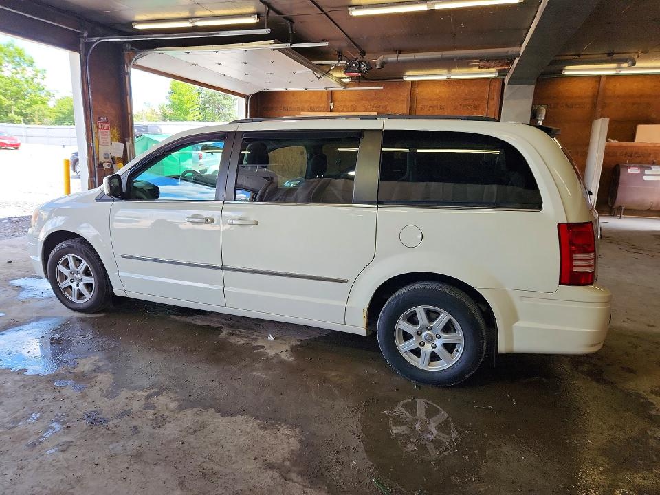 2010 Chrysler Town & country VIN 2A4RR5D1XAR369558 COPART salvage auction — FRONT END, Pa - Certificate Of Salvage, sold $475 on 2026-07-02 (photo 2)