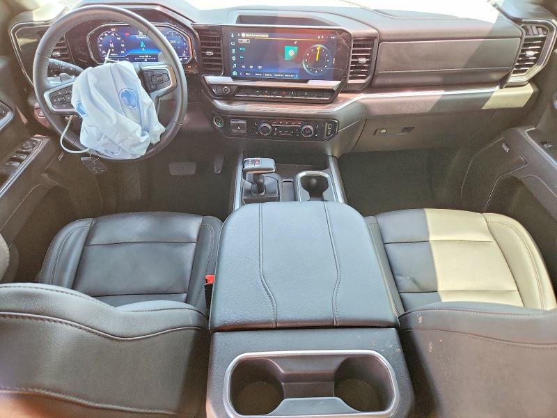 2025 Chevrolet Silverado VIN 2GCUKEED3S1176181 COPART salvage auction — Side, St - Salvage Title, sold $20,300 on 2026-09-24 (photo 8)