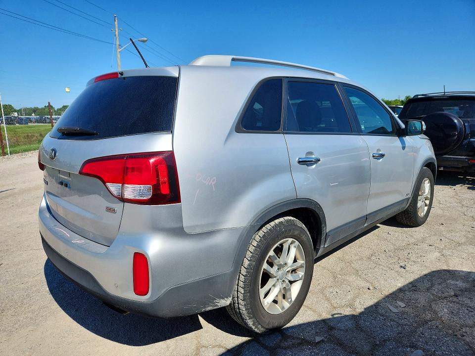 2015 Kia Sorento VIN 5XYKTCA65FG585200 COPART salvage auction — REAR END, In - Cert Of Title-Salvage Title, sold $1,150 on 2026-07-28 (photo 3)