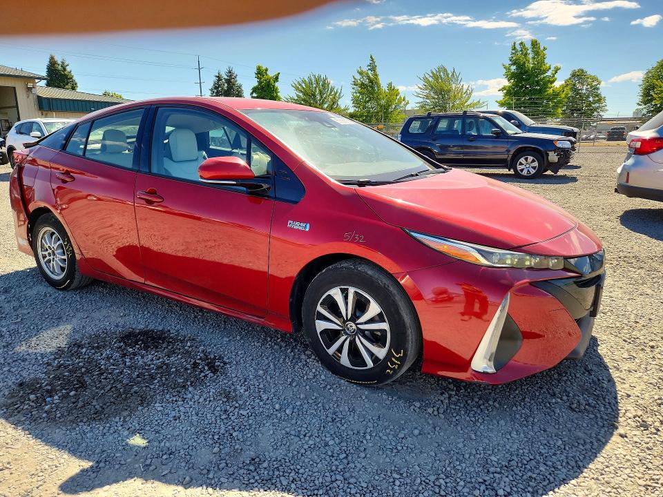 2017 Toyota Prius VIN JTDKARFP4H3030286 COPART salvage auction — REAR END, OR - SALVAGE TITLE CERTIFICATE, sold $5,300 on 2026-07-28 (photo 4)