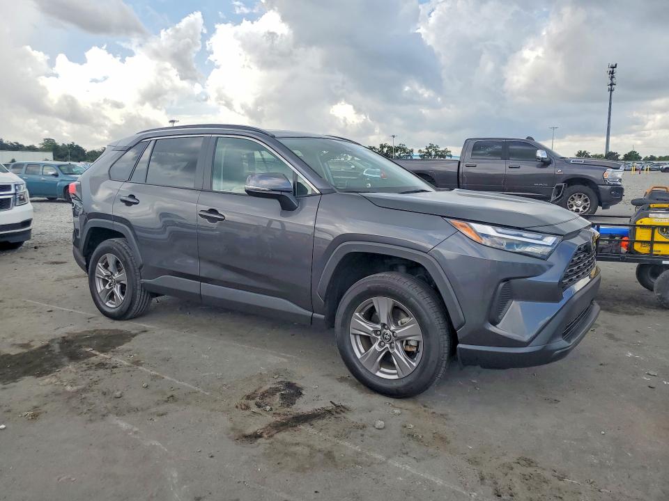 2023 Toyota Rav 4 VIN 2T3W1RFV2PC230595 COPART salvage auction — REAR END, Fl - Cert Of Title Slvg Rebuildable, sold $15,100 on 2026-08-24 (photo 4)