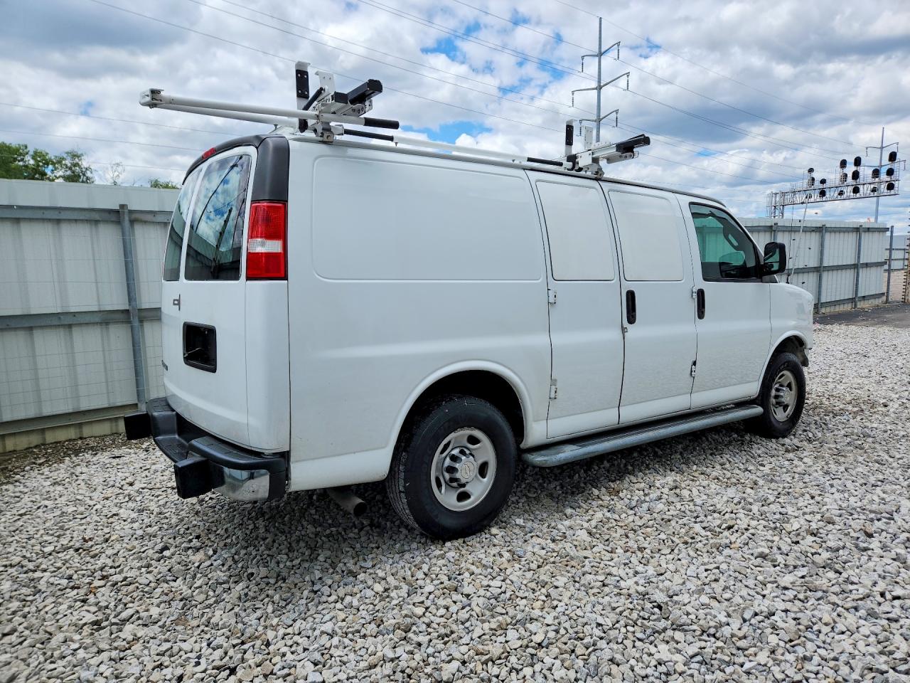 2020 Chevrolet Express 2500 VIN 1GCWGAFGXL1179842 COPART salvage auction — Front End, OH - CERTIFICATE OF TITLE, sold $4,550 on 2026-07-09 (photo 3)