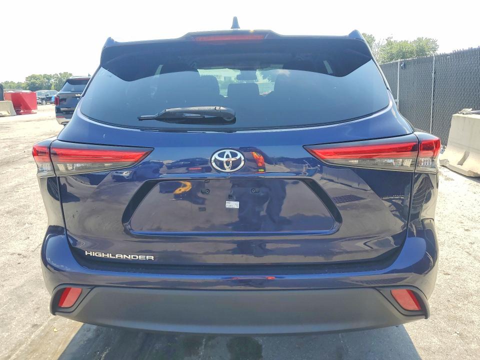 2022 Toyota Highlander VIN 5TDCZRAH7NS546164 COPART salvage auction — MINOR DENT/SCRATCHES, Fl - Certificate Of Title, sold $18,300 on 2026-07-28 (photo 6)