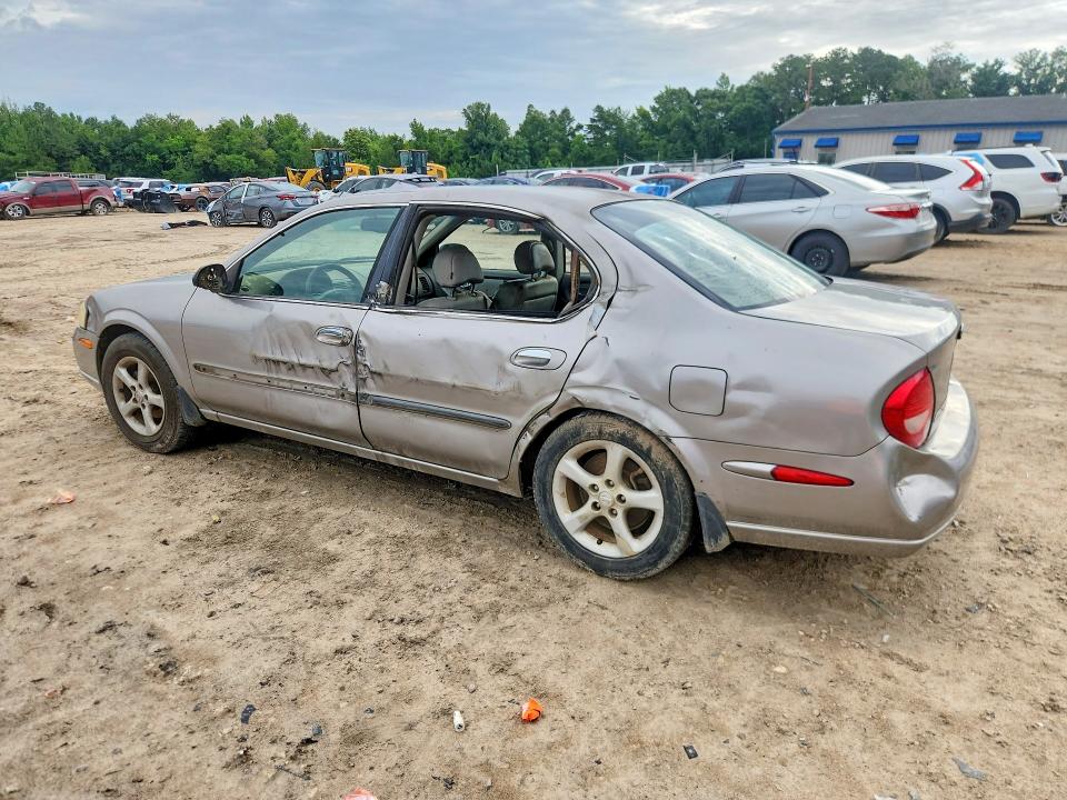 2001 Nissan Maxima VIN JN1CA31D61T818770 COPART salvage auction — SIDE, Fl - Cert Of Title Slvg Rebuildable, sold $300 on 2026-07-17 (photo 2)
