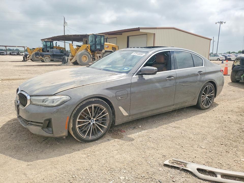 2022 BMW 5er VIN WBA13AG01NCJ60527 COPART salvage auction — WATER/FLOOD, Tx - Salvage Title-Flood Damage, sold $30 on 2026-07-29 (photo 1)