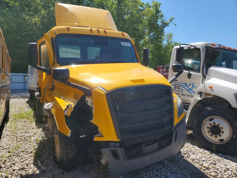 2022 Freightliner Cascadia 126 VIN 3AKJHLDV9NSMV8837 COPART salvage auction — FRONT END, MA - CERT OF TITLE-SALVAGE, sold $7,700 on 2026-07-08 (photo 1)