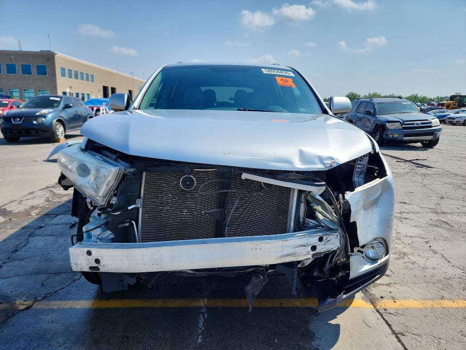 2013 Toyota VIN 5TDDK3EH7DS202168 COPART salvage auction — FRONT END, CO - PUBLIC - SALVAGE TITLE, sold $325 on 2026-07-29 (photo 5)