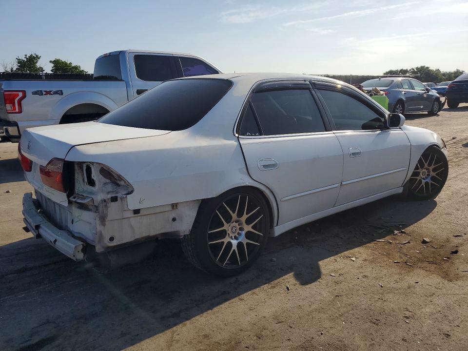1998 Honda Accord VIN 1HGCG1659WA055911 COPART salvage auction — REAR END, FL - CERT OF TITLE SLVG REBUILDABLE, sold $375 on 2026-07-02 (photo 3)