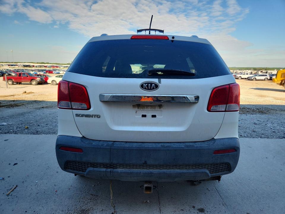 2011 Kia Sorento VIN 5XYKTDA25BG124429 COPART salvage auction — HAIL, NE - CERT OF TITLE-SALVAGE, sold $625 on 2026-07-07 (photo 6)