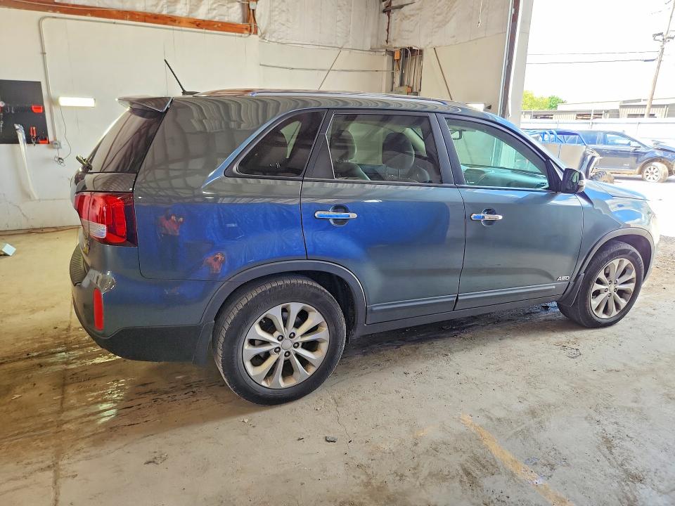2014 Kia Sorento VIN 5XYKUDA79EG525110 COPART salvage auction — MINOR DENT/SCRATCHES, Ky - Certificate Of Title, sold $800 on 2026-07-20 (photo 3)