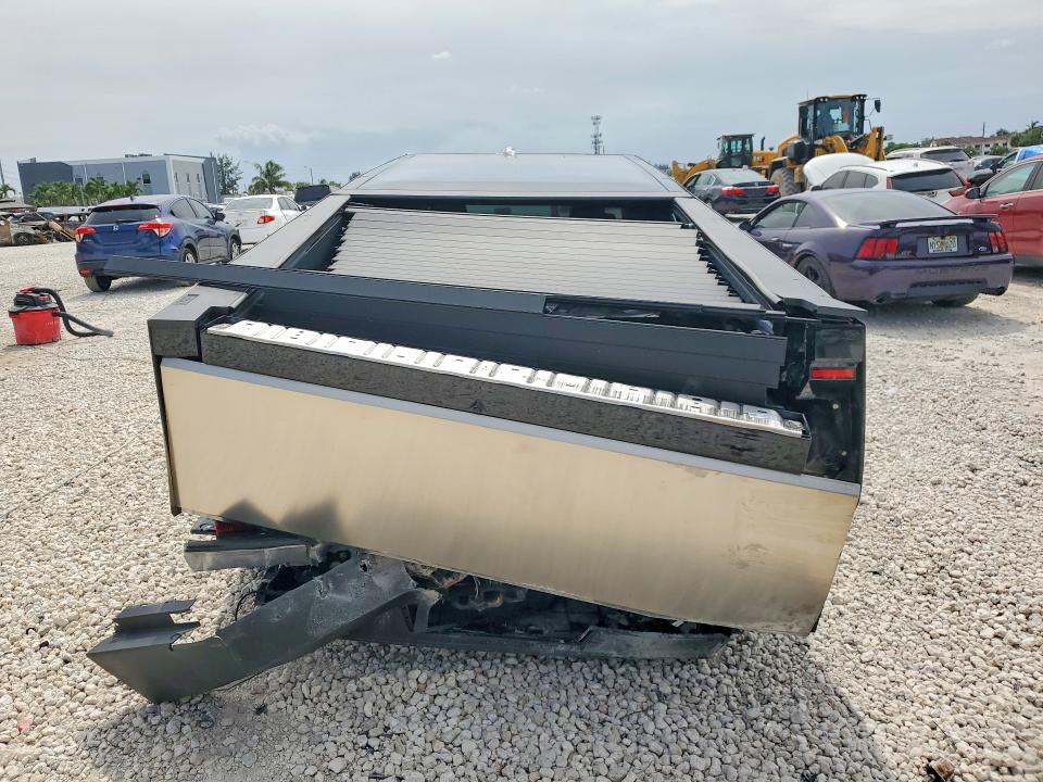 2024 Tesla VIN 7G2CEHEE5RA039371 COPART salvage auction — REAR END, Fl - Cert Of Title Slvg Rebuildable, sold $4,000 on 2026-07-28 (photo 6)