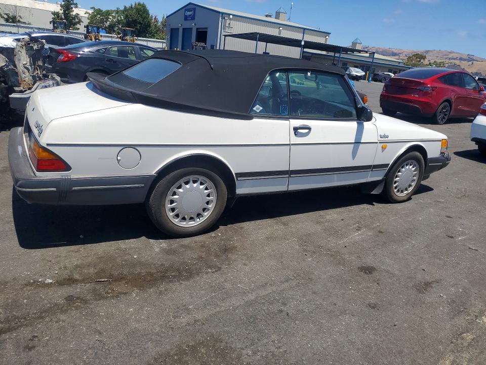1990 Saab 900 VIN YS3AL75L0L7005307 COPART salvage auction — MINOR DENT/SCRATCHES, CA - DIS/DLR/EXP ONLY CLEAN TITLE, sold $4,450 on 2026-07-14 (photo 3)