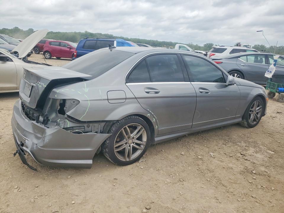 2013 Mercedes-benz C-klasse VIN WDDGF8ABXDR296583 COPART salvage auction — REAR END, Mo - Salvage Certificate Of Title, sold $2,050 on 2026-07-28 (photo 3)