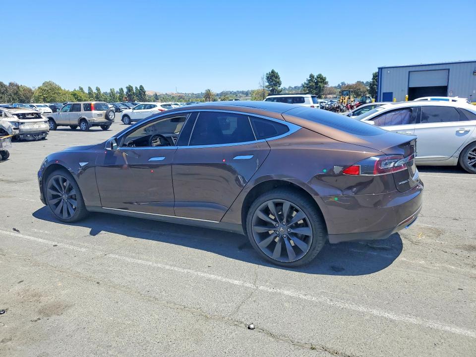 2014 Tesla Model s VIN 5YJSA1H15EFP50303 COPART salvage auction — MINOR DENT/SCRATCHES, Ca - Salvage Certificate, sold $5,700 on 2026-07-17 (photo 2)