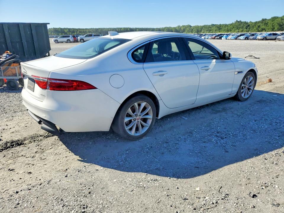 2019 Jaguar Xf VIN SAJBD4FX9KCY78845 COPART salvage auction — MINOR DENT/SCRATCHES, Ga - Certificate Of Title, sold $2,450 on 2026-07-20 (photo 3)