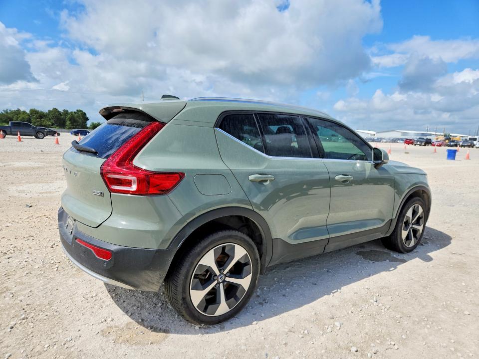2025 Volvo VIN YV4L12UE4S2461637 COPART salvage auction — WATER/FLOOD, Tx - Salvage Title-Flood Damage, sold $10,700 on 2026-07-23 (photo 3)