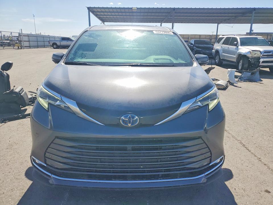 2025 Toyota Sienna VIN 5TDESKFC9SS206110 COPART salvage auction — REAR END, Nm - Cert Of Title-Salvage, sold $9,200 on 2026-07-24 (photo 5)