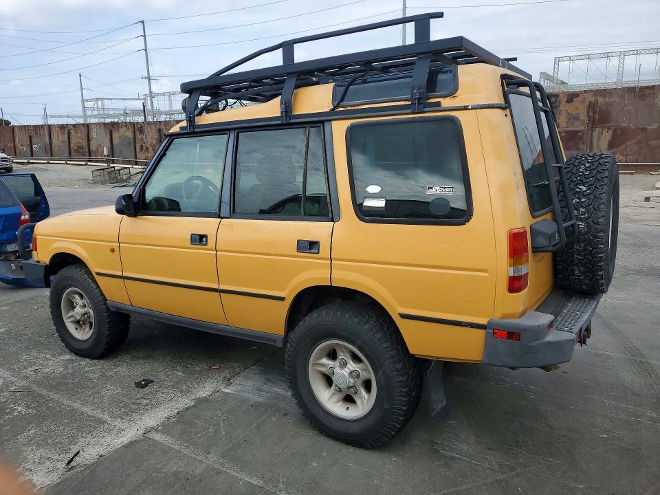 1998 Land rover Discovery VIN SALJY1240WA759522 COPART salvage auction — MINOR DENT/SCRATCHES, Mt - Dis/Dlr/Exp Only Clean Title, sold $300 on 2026-07-06 (photo 2)