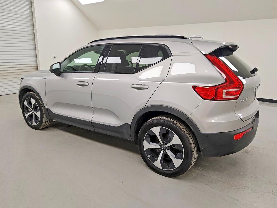 2025 Volvo Xc40 VIN YV4L12UC0S2567081 COPART salvage auction — MINOR DENT/SCRATCHES, Tx - Certificate Of Title, sold $11,200 on 2026-07-21 (photo 2)