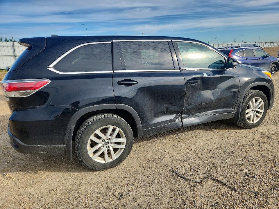2016 Toyota Highlander VIN 5TDBKRFH3GS331201 COPART salvage auction — SIDE, Ab - Bos - Salvage, sold $12,300 on 2026-07-16 (photo 3)