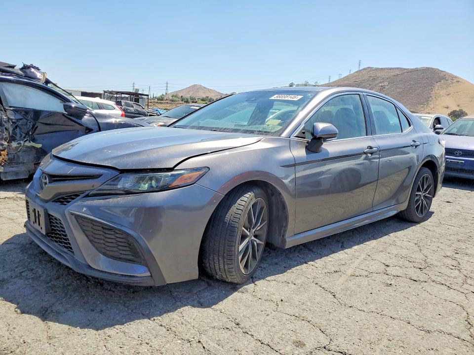 2021 Toyota Camry VIN 4T1T11AK7MU524658 COPART salvage auction — SIDE, Salvage Title, sold $7,500 on 2026-07-30 (photo 1)