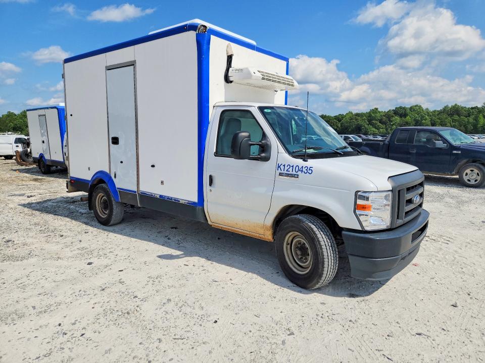 2023 Ford E-350 VIN 1FDWE3FK4PDD14769 COPART salvage auction — MINOR DENT/SCRATCHES, Ga - Certificate Of Title, sold $1,700 on 2026-07-28 (photo 4)