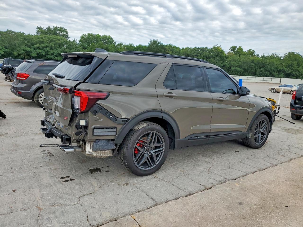 2026 Ford Explorer VIN 1FMWK8GC4TGA10251 COPART salvage auction — Rear End, OK - CERT OF TITLE-SALVAGE, sold $24,600 on 2026-06-25 (photo 3)