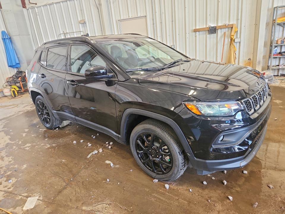 2026 Jeep Compass VIN 3C4NJDBN6TT180031 COPART salvage auction — MINOR DENT/SCRATCHES, Wv - Certificate Of Title, sold $13,100 on 2026-07-07 (photo 4)