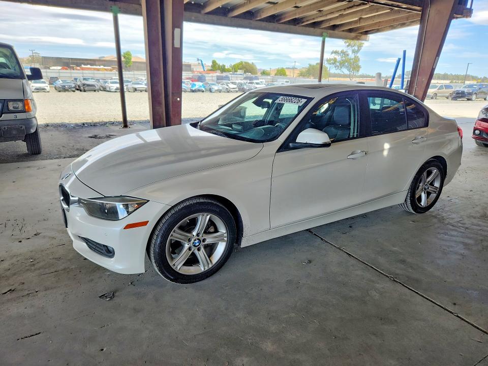 2015 BMW 3er VIN WBA3B1C55FK137028 COPART salvage auction — REAR END, CA - SALVAGE CERTIFICATE, sold $900 on 2026-07-30 (photo 1)