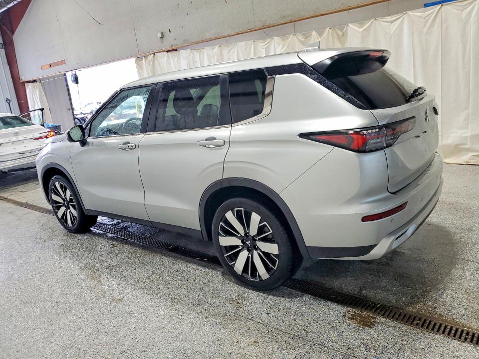 2025 Mitsubishi Outlander VIN JA4J4VA87SZ016716 COPART salvage auction — NORMAL WEAR, Nj - Certificate Of Title, sold $18,300 on 2026-07-08 (photo 2)