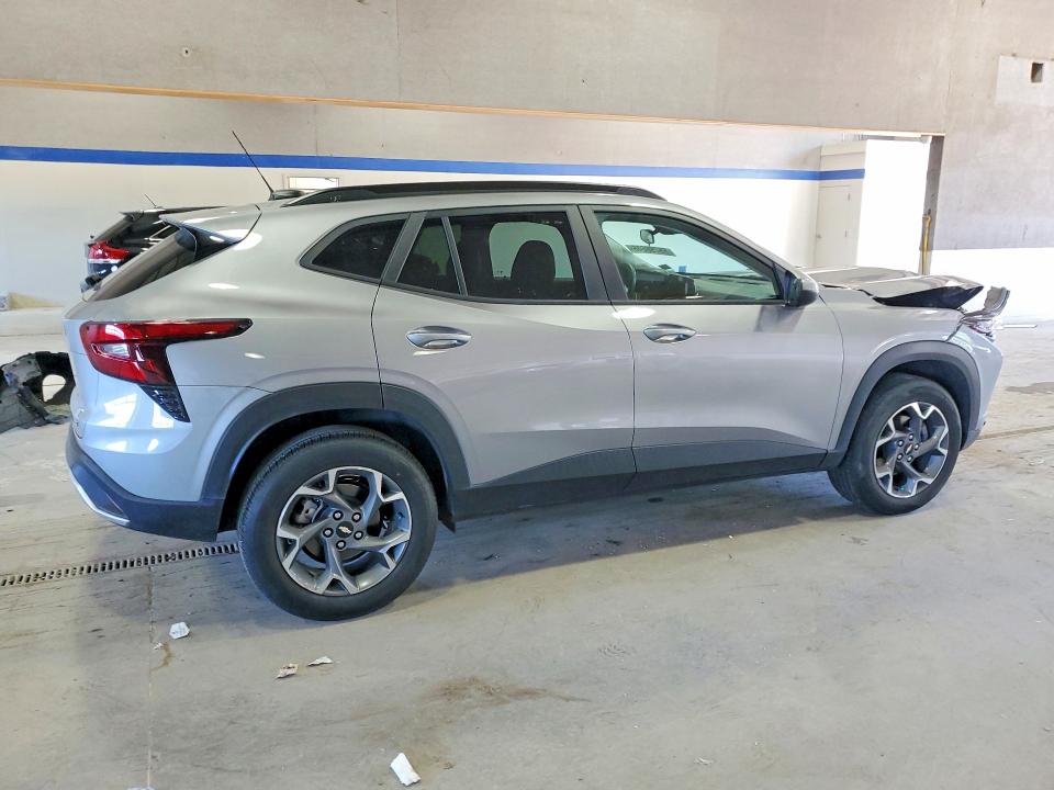 2024 Chevrolet Trax VIN KL77LHE25RC101252 COPART salvage auction — FRONT END, Va - Cert Of Title - Salvage, sold $7,200 on 2026-07-10 (photo 3)
