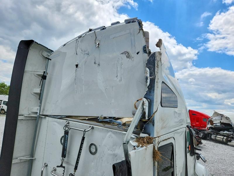 2022 Kenworth All other VIN 1XKYD49XXNJ127276 COPART salvage auction — ROLLOVER, ST, sold $350 on 2026-09-29 (photo 9)