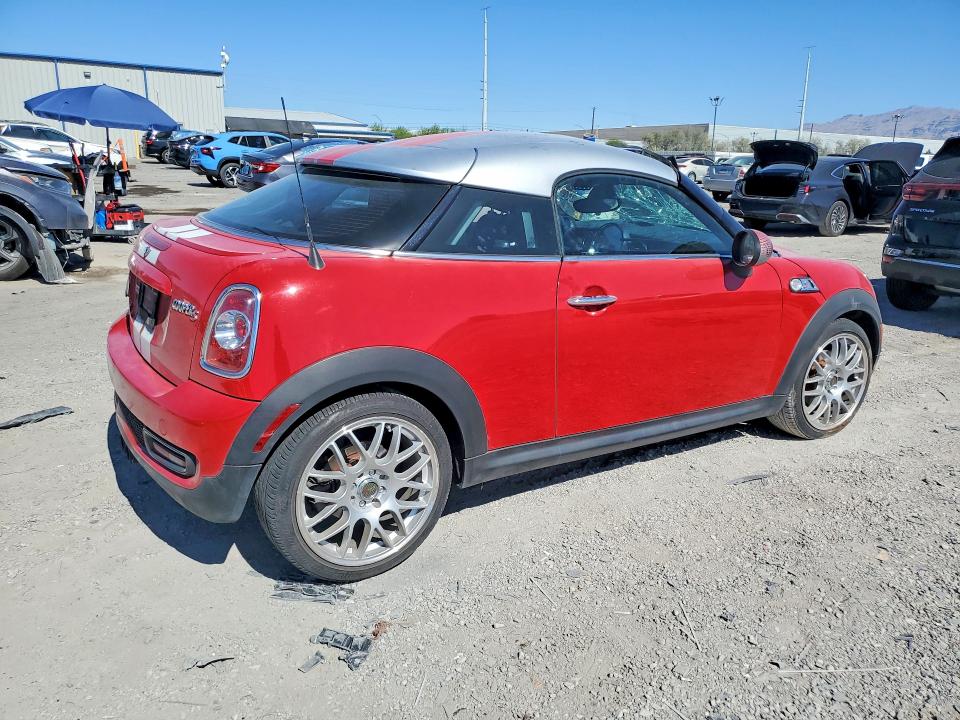 2012 Mini Cooper VIN WMWSX3C5XCT154678 COPART salvage auction — ROLLOVER, Nv - Salvage Title, sold $550 on 2026-07-21 (photo 3)