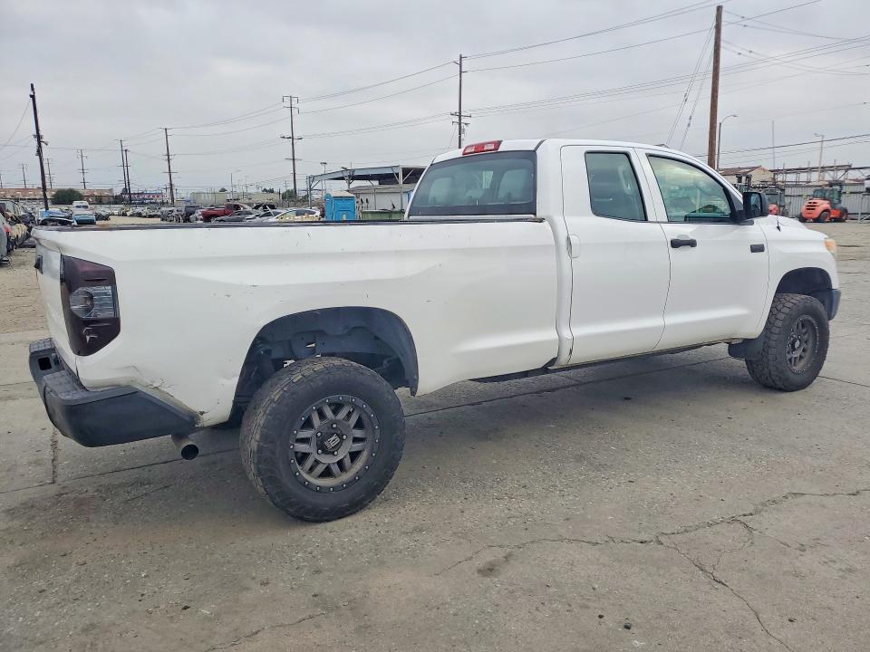 2015 Toyota Tundra VIN 5TFTY5F17FX008941 COPART salvage auction — MINOR DENT/SCRATCHES, Ca - Salvage Certificate, sold $8,900 on 2026-07-29 (photo 3)